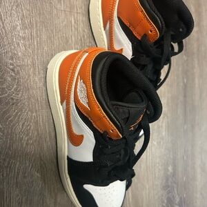 Shattered backboard edition orange & black